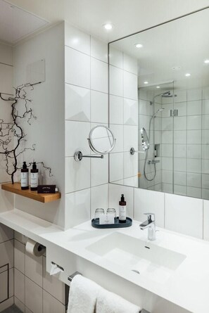 Bathroom - Vienna House Kronberg (Kronberg)
