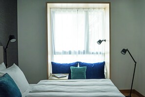 Hypo-allergenic bedding, in-room safe, desk, laptop workspace