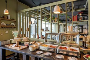 Daily buffet breakfast for a fee