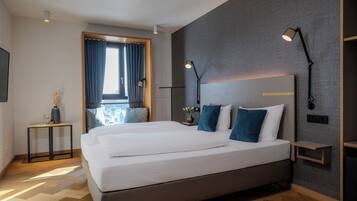 Deluxe Double Room, City View | Hypo-allergenic bedding, in-room safe, desk, laptop workspace