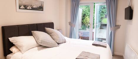 Superior-Apartment, mit Bad, Gartenblick | 1 Schlafzimmer