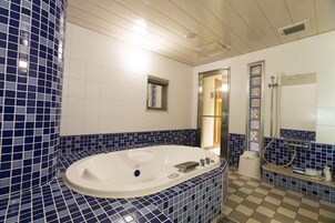 Habitación doble superior | Bañera de hidromasaje