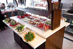 Desayuno buffet incluido todos los días