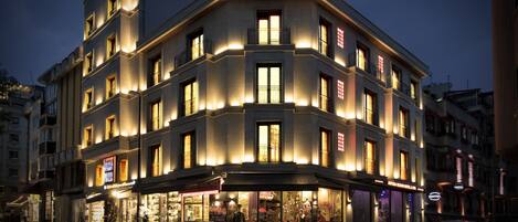 Front of property - evening/night