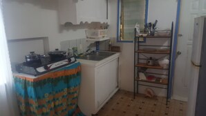 Basic House | Private kitchen - Iree Apartments (St. John's)