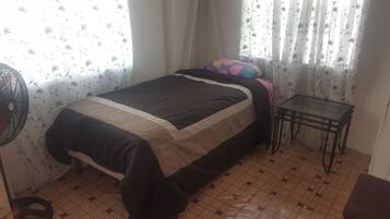 Basic House | 2 bedrooms, iron/ironing board, bed sheets