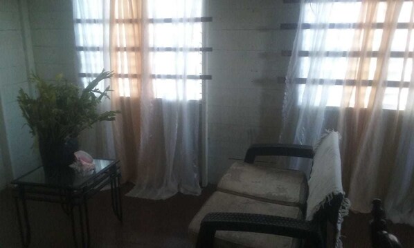 Interior entrance - Iree Apartments (St. John's)