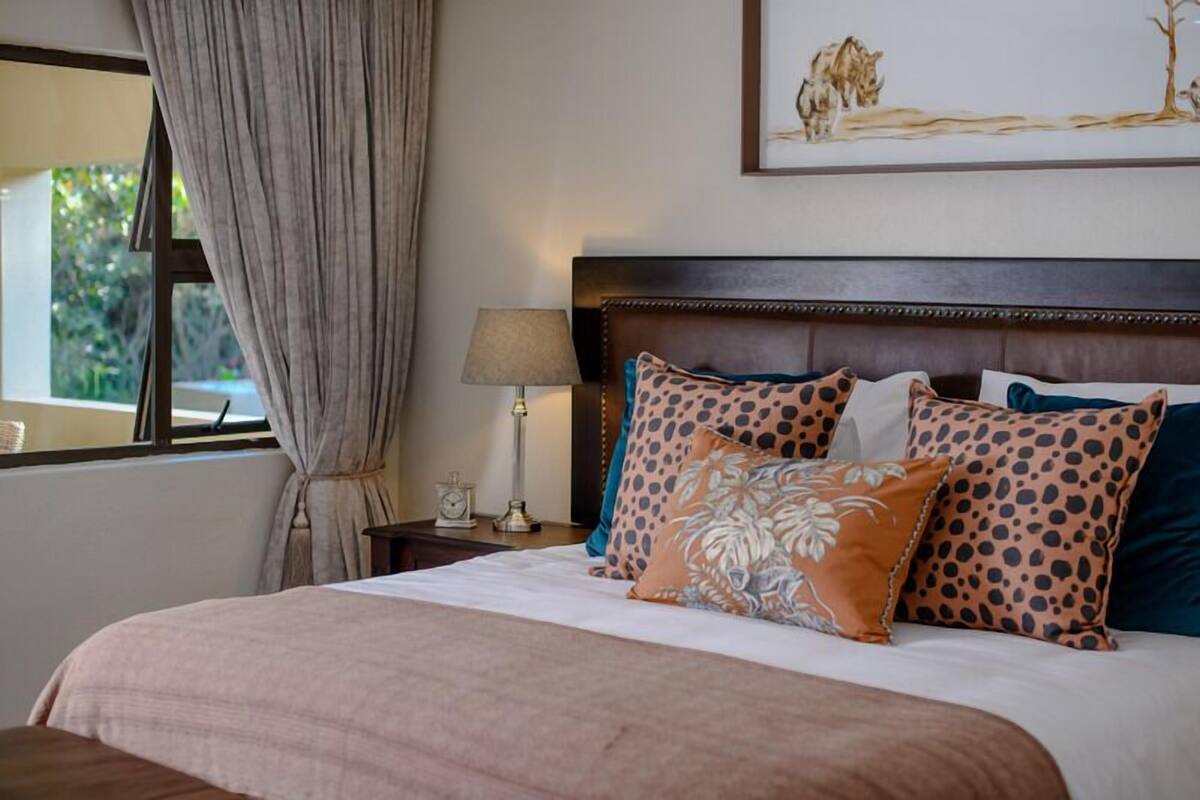 Double Room | Peti besi dalam bilik, meja, langsir/tirai gelap terus, Wi-fi percuma 