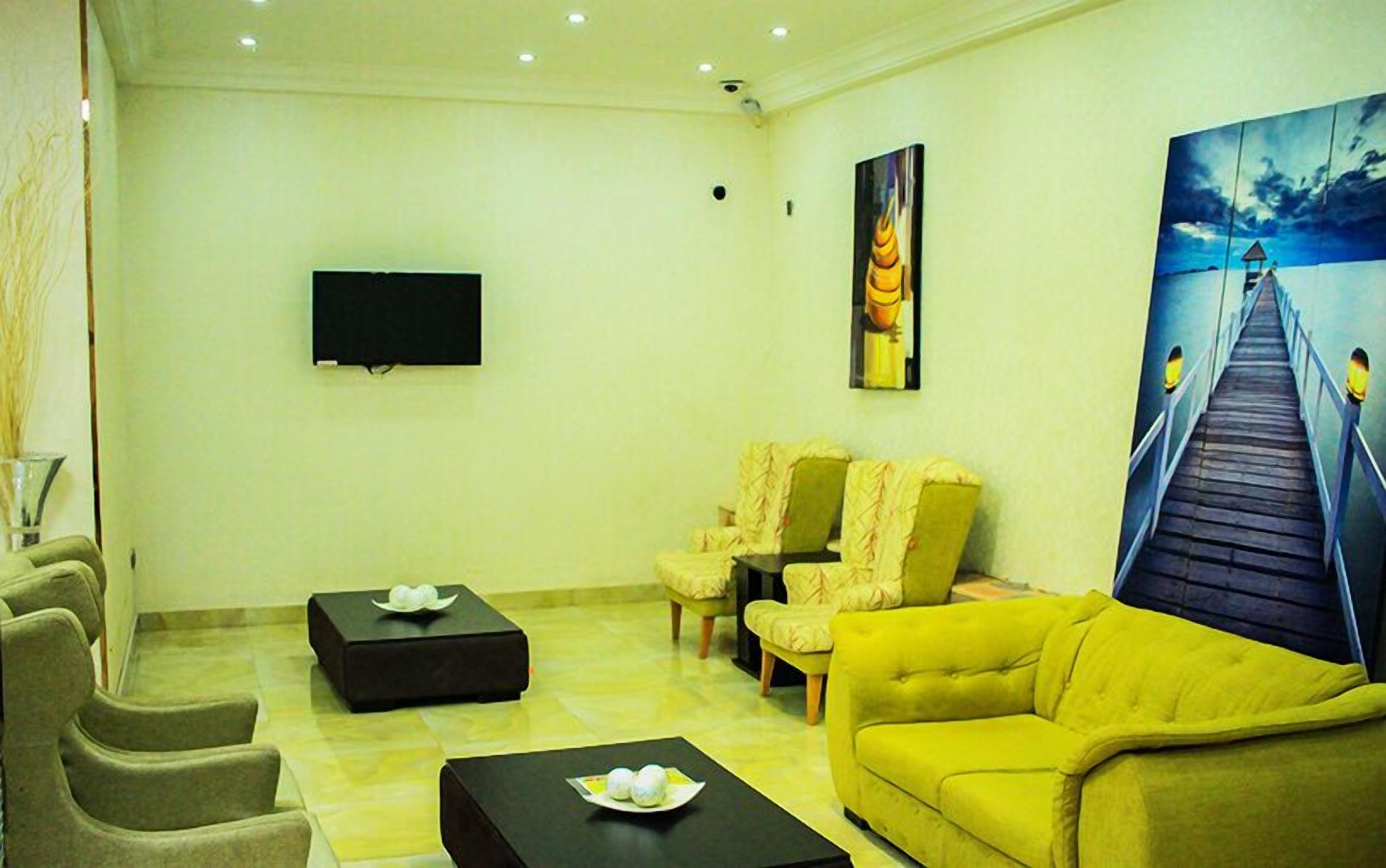 Coin salon dans le hall