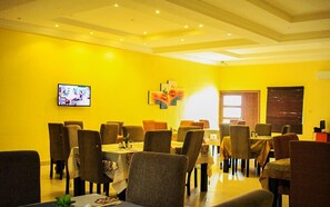 Frühstück, Mittagessen und Abendessen