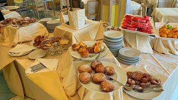 Tägliches inbegriffenes Frühstücksbuffet