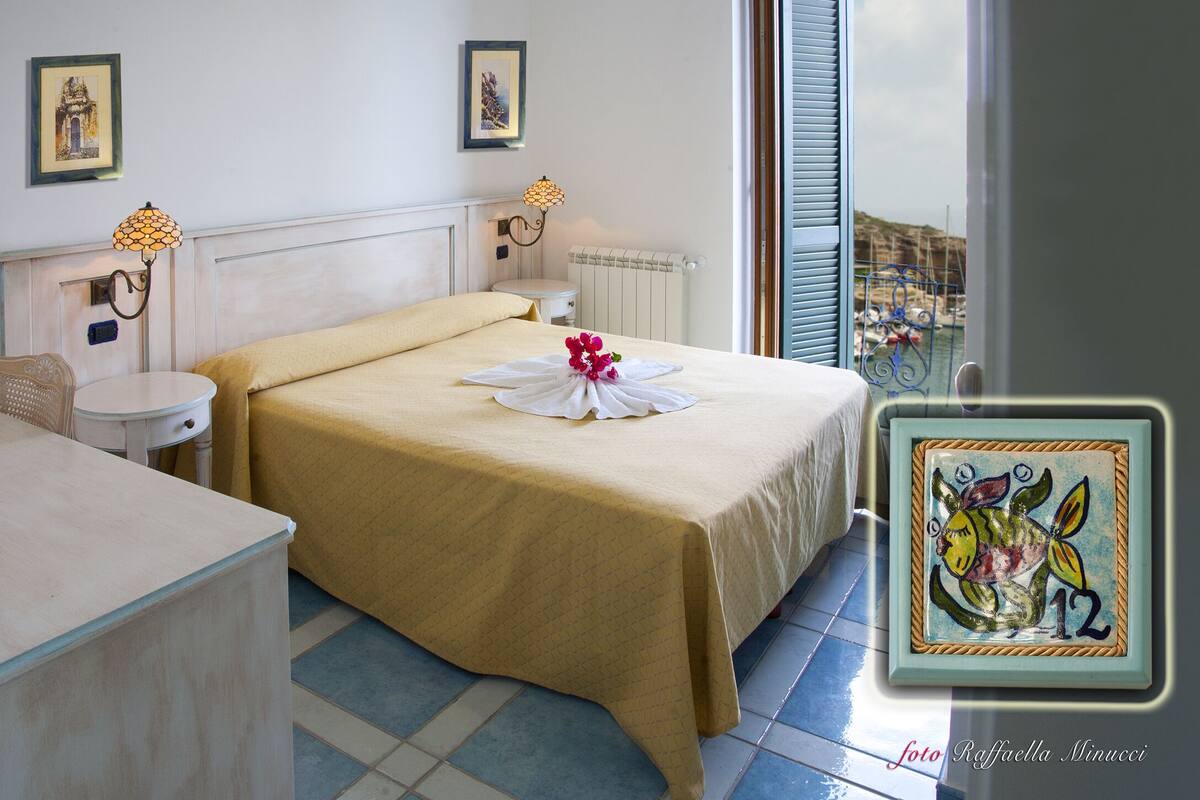 panoramic double or twin room | 1 bedroom, desk, laptop workspace, soundproofing