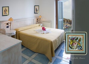 Bureau, espace de travail pour ordinateur portable