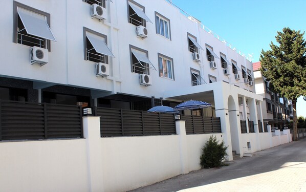 Front of property - Tasan Apart Otel (Didim)