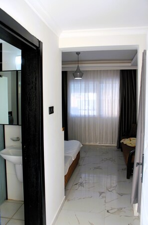 Individually decorated, free WiFi, bed sheets - Tasan Apart Otel (Didim)
