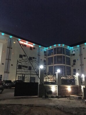 Front of property - Top Rate Hotel (Owerri)