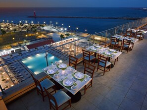 2 restaurants servant le déjeuner