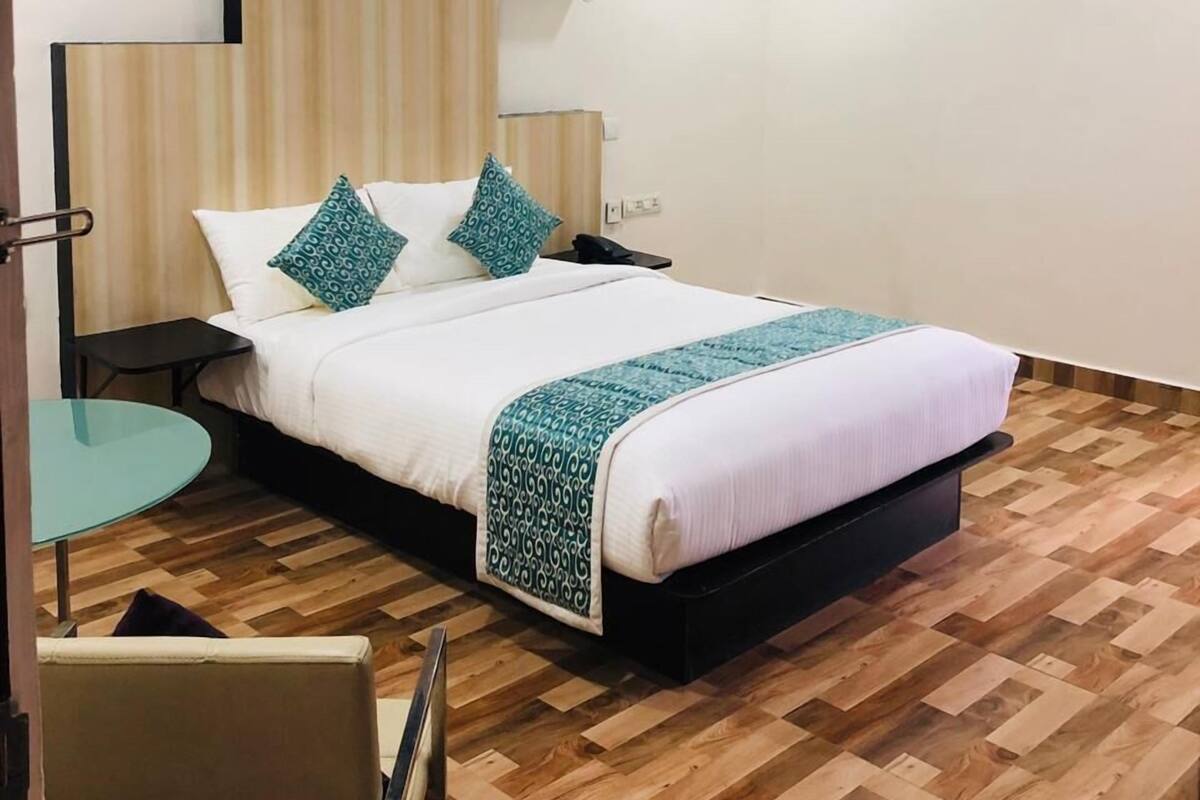 Superior Room | Blackout drapes, iron/ironing board (on request), WiFi (free)