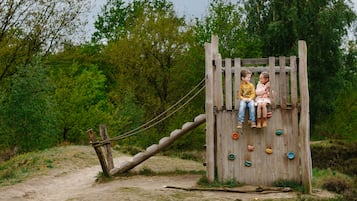 Children’s play area – outdoor