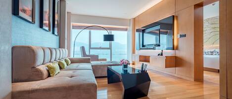 Exclusive Suite, Lake View | In-room safe, desk, laptop workspace, blackout drapes