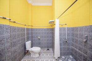 Bathroom - OYO 1164 Edotel Mahligai By Smkn 2 Tanjung Pinang (Tanjung Pinang)