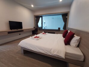 2 Bedrooms with Private Pool Villa | 2 kamar tidur, brankas, meja kerja, dan Wi-Fi gratis