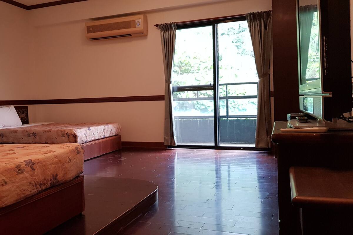 Comfort Quadruple Room | Blackout drapes, soundproofing, free WiFi, bed sheets