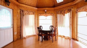 Room (Bibichui) | Living area - Happy Dream Pension (Pyeongchang)