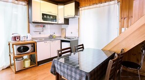 Room (Moolssari) | Private kitchenette