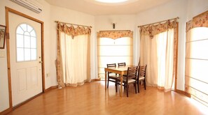 Kamar (Hyerancho) | Area keluarga | TV layar datar