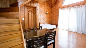 Room (Moolmaehwa) | In-room dining