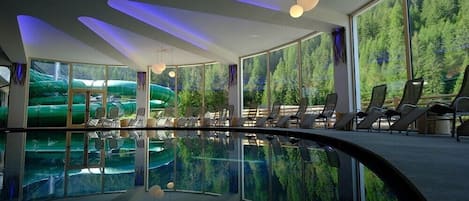 4 indoor pools, outdoor pool, sun loungers