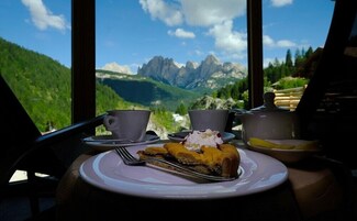 Desayuno buffet diario (EUR 17 por persona)