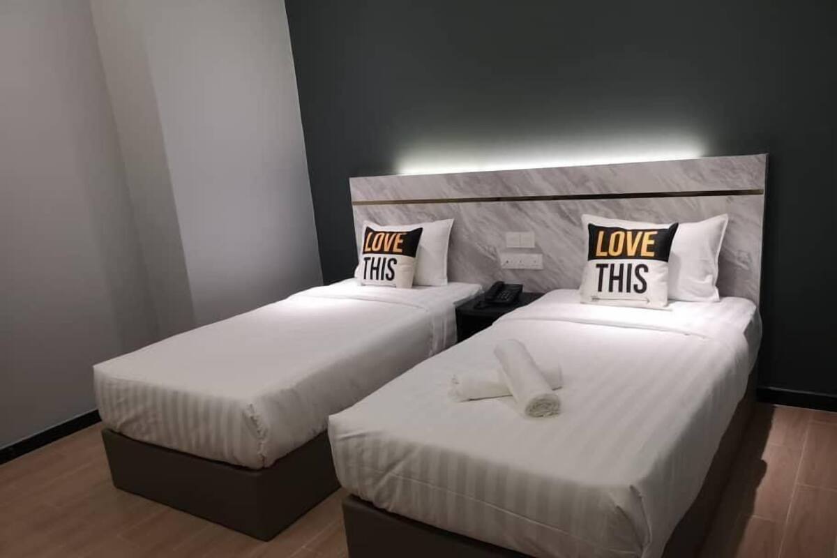 Superior Twin Room, No Windows | Desk, laptop workspace, iron/ironing board (on request), WiFi (free)