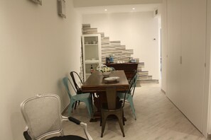 包含每日自助早餐