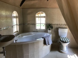 Chalet Basic | Bagno | Soffione a pioggia, set di cortesia gratuito, asciugacapelli