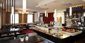 Frokostbuffé hver dag (EUR 12.9 per person)