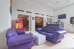 Lobby - OYO 1271 One Family Guesthouse (Lembang)