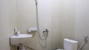 Chambre Standard avec lits jumeaux | Salle de bain
