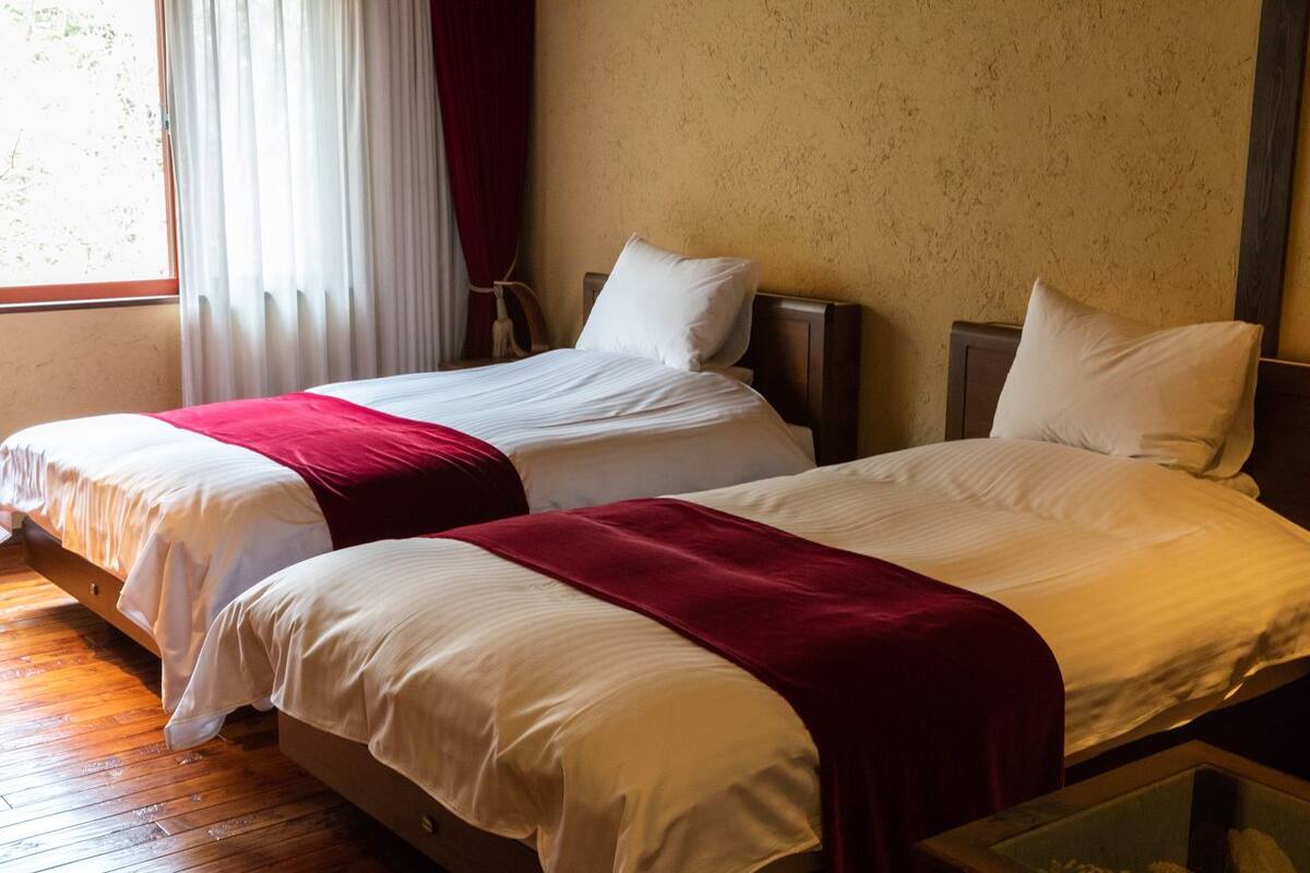 Garnet Room | In-room safe, free WiFi