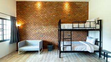 Familjerum | Minibar, skrivbord, ljudisolering och gratis wi-fi