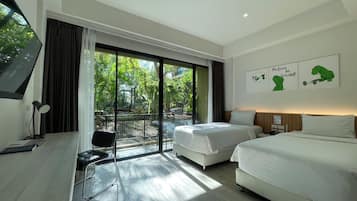 Kahden hengen deluxe-huone (kaksi sänkyä) | Tallelokero huoneessa, työpöytä, pimennysverhot, äänieristys