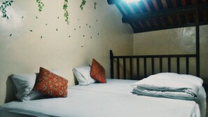 Cortinas blackout, wifi gratis y ropa de cama 