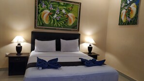 Phòng đôi Deluxe | Trang bị nội thất với thiết kế riêng biệt, bàn 