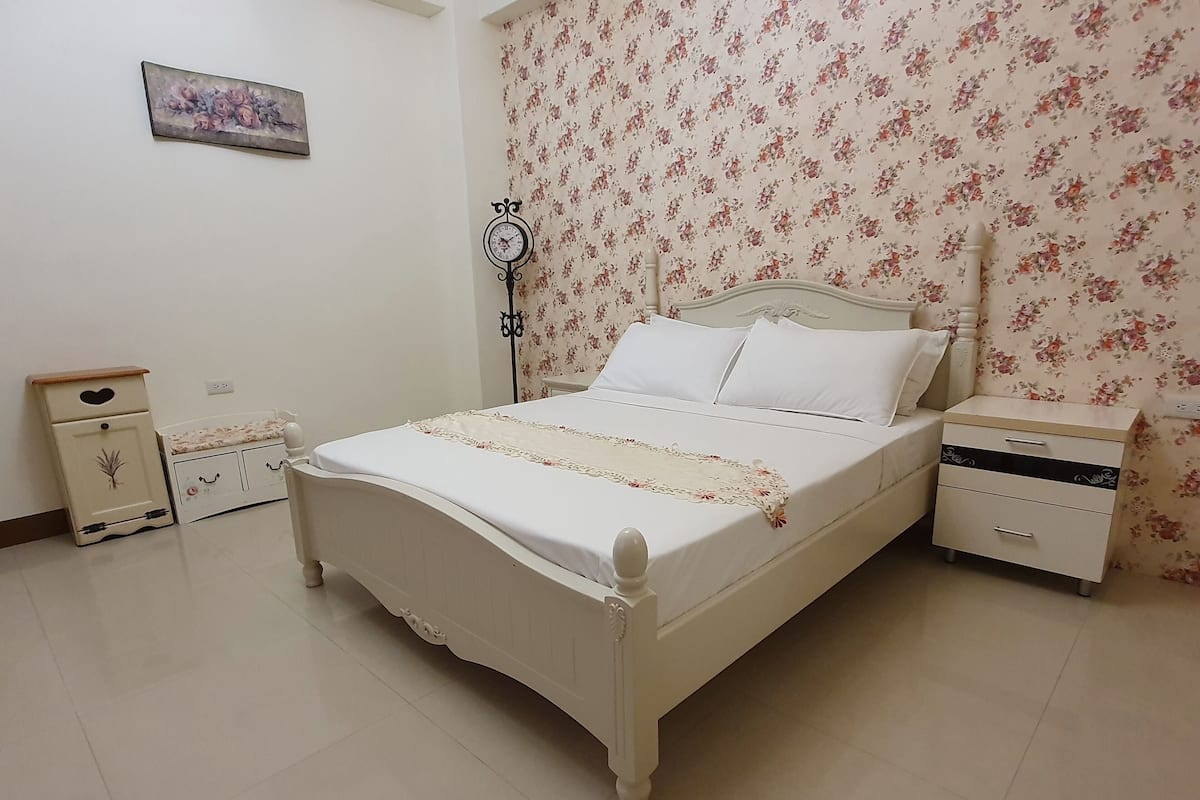Habitación doble Elite | Escritorio, insonorización, tabla de planchar con plancha y wifi gratis
