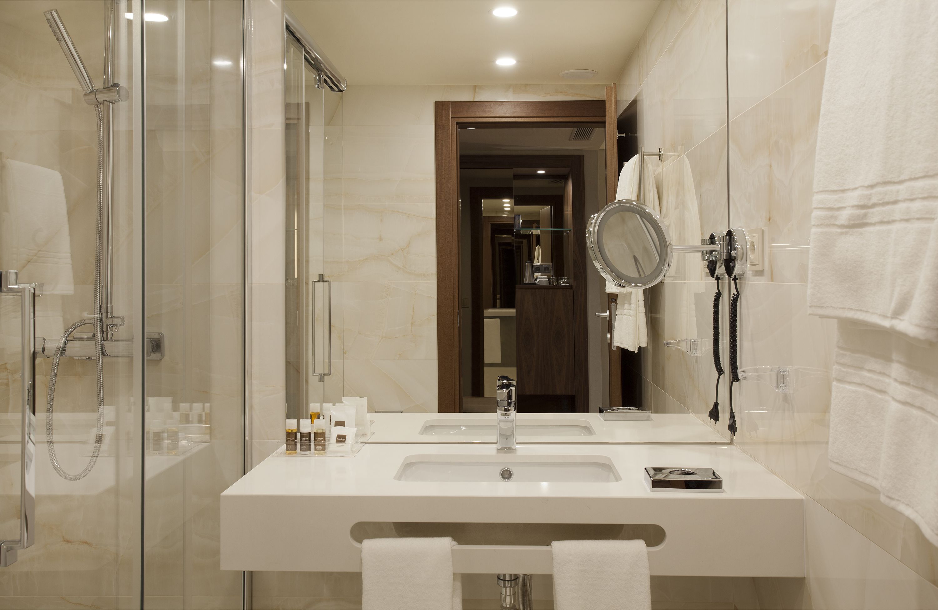 minibar, in-room safe, soundproofing, free wifi