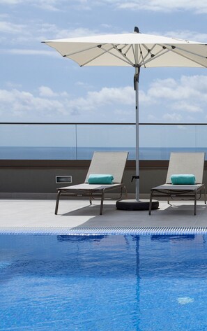 Piscine extérieure (ouverte en saison)