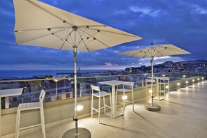 Poolside bar - Madeira Turim Santa Maria Hotel (Funchal)