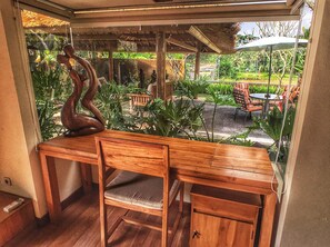 In-room safe, individually decorated, individually furnished, desk - Uma Kangin (Ubud)