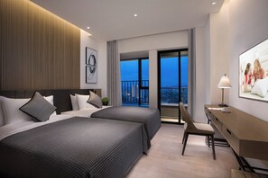 In-room safe, desk, laptop workspace, blackout drapes - Citadines Songshan Lake Dongguan (Dongguan)